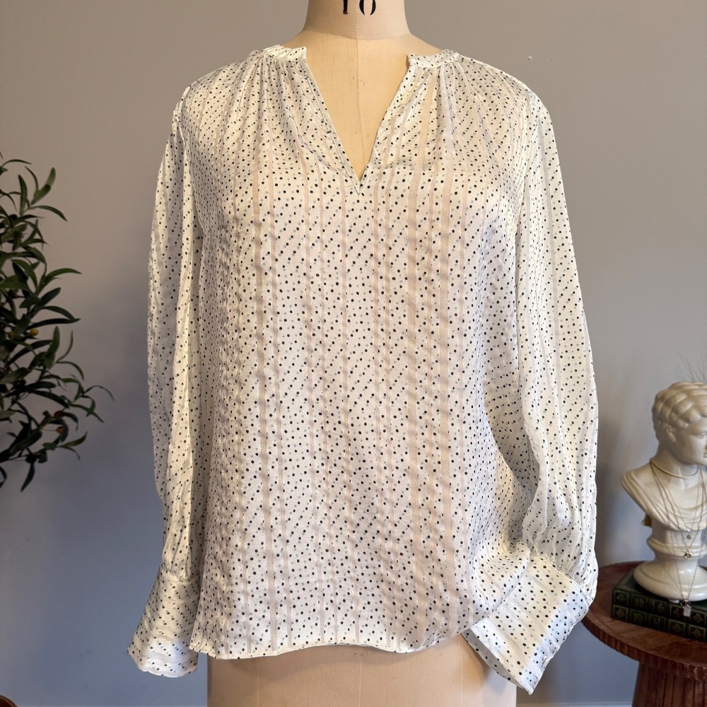 Club Monaco Ivory Polka Dot Pleated V Neck Long Sleeve Blouse Women M Textured
